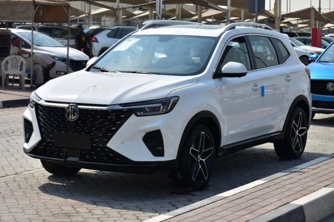 Подержанный MG RX5 II, 1.5 л, 2025 в Шардже от Alfaris Used Cars Белый цвет. Other | AUTO.AE