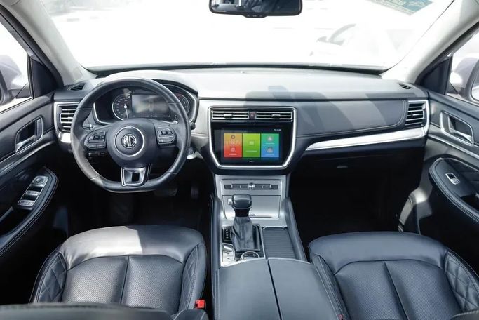 Подержанный MG RX8, 2.0 л, 2022 в Шардже от Qasr Al Furqan Used Cars Серебристый цвет. GCC | AUTO.AE