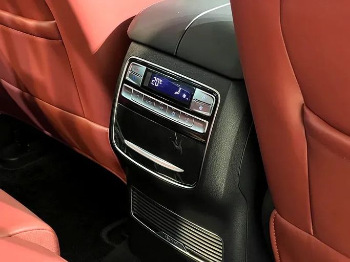 Подержанный MG RX8, 2.0 л, 2022 в Шардже от Ryno Cars Черный цвет. GCC | AUTO.AE