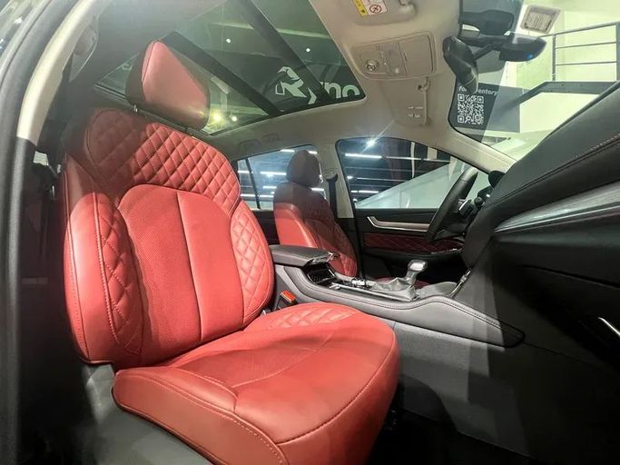 Подержанный MG RX8, 2.0 л, 2022 в Шардже от Ryno Cars Черный цвет. GCC | AUTO.AE