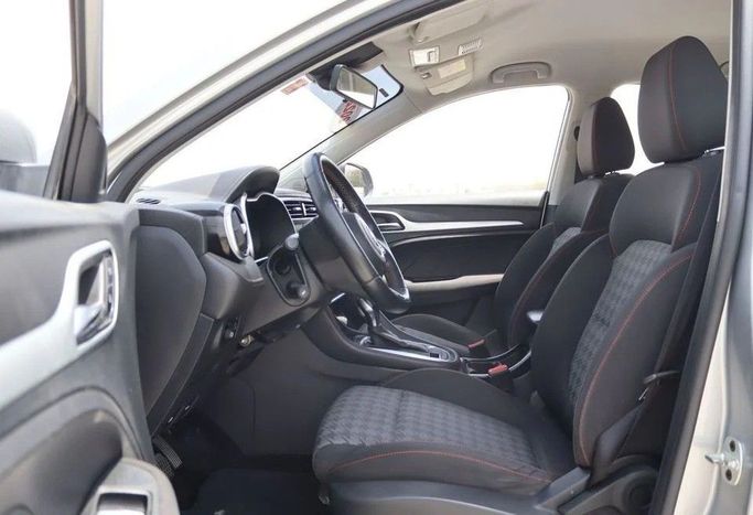 Подержанный MG ZS II Рестайлинг, 1.5 л, 2022 в Шардже от Al Sayed Khamis Used Cars Серебристый цвет. GCC | AUTO.AE