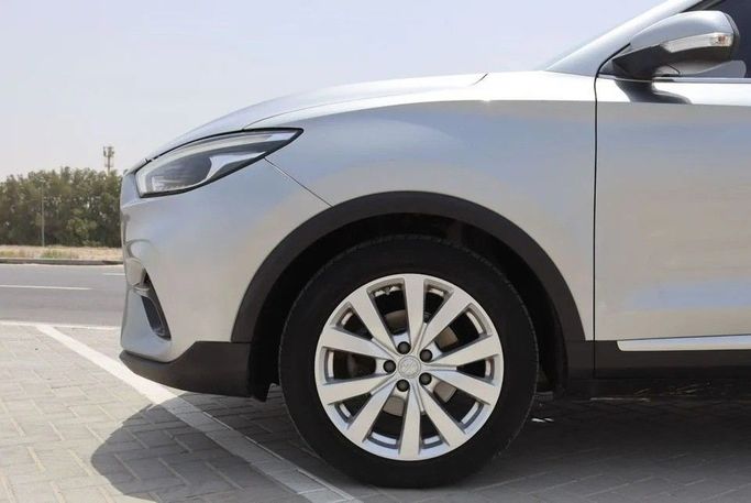Подержанный MG ZS II Рестайлинг, 1.5 л, 2022 в Шардже от Al Sayed Khamis Used Cars Серебристый цвет. GCC | AUTO.AE