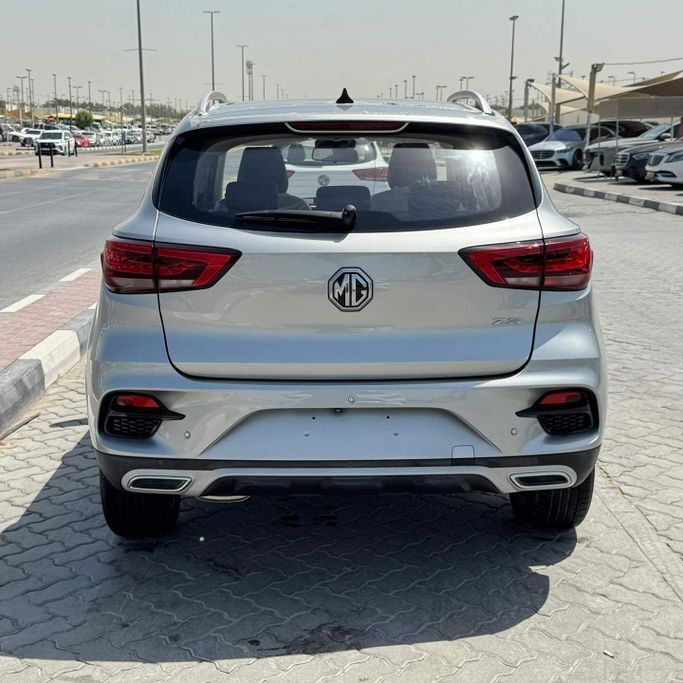 New MG ZS II Facelift, 1.5 l, 2025 in Sharjah by Alfaris Used Cars, Grey color. Other | AUTO.AE