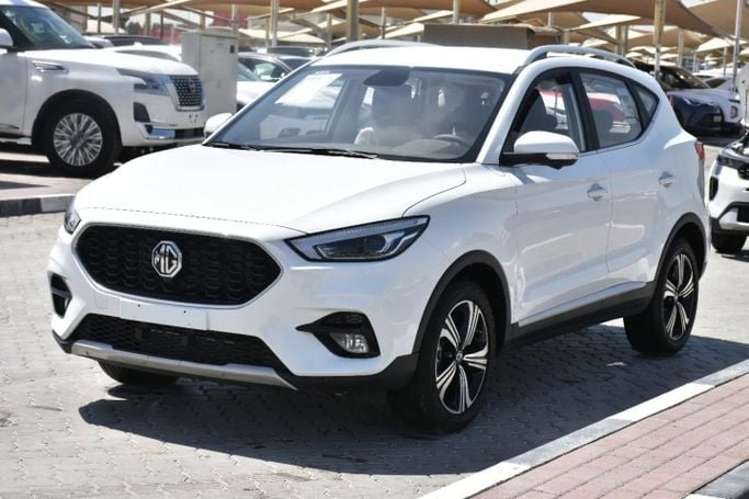 Новый MG ZS II Рестайлинг, 1.0 л, 2024 в Шардже от Alfaris Used Cars Белый цвет. Other | AUTO.AE