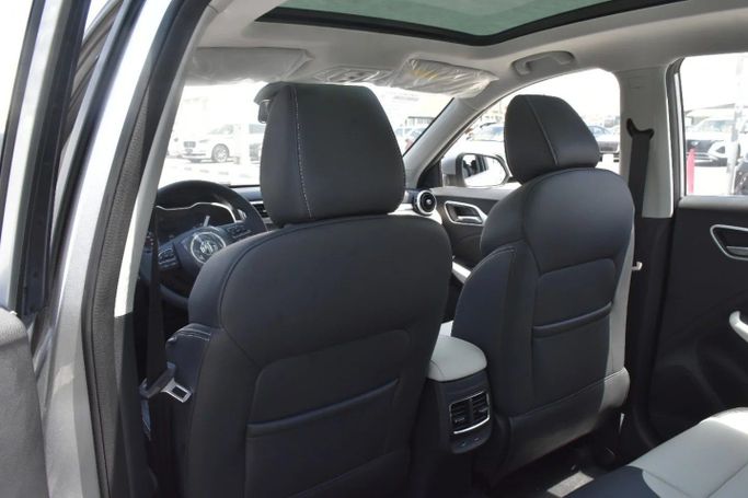 New MG ZS II Facelift, 1.0 l, 2024 in Sharjah by Alfaris Used Cars, Silver color. Other | AUTO.AE