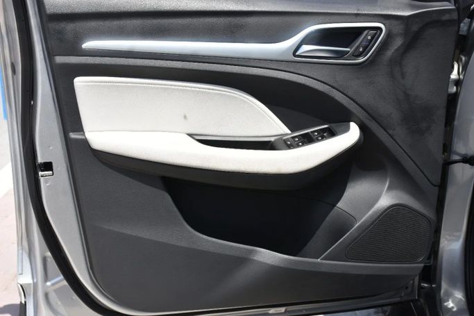 New MG ZS II Facelift, 1.0 l, 2024 in Sharjah by Alfaris Used Cars, Silver color. Other | AUTO.AE