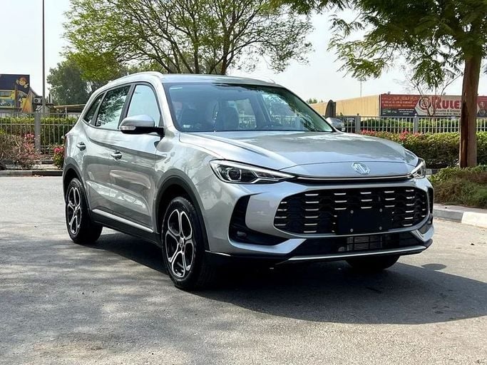 Новый MG ZS II Рестайлинг, 1.3 л, 2025 в Шардже от First Choice Cars Серебристый цвет. GCC | AUTO.AE