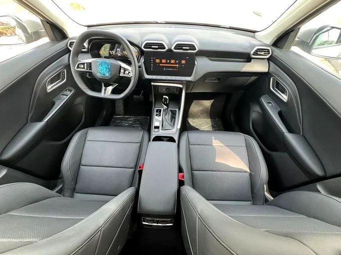 Новый MG ZS II Рестайлинг, 1.3 л, 2025 в Шардже от First Choice Cars Серебристый цвет. GCC | AUTO.AE