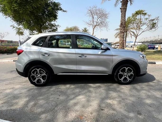 Новый MG ZS II Рестайлинг, 1.3 л, 2025 в Шардже от First Choice Cars Серебристый цвет. GCC | AUTO.AE