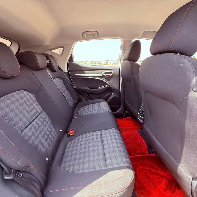 Подержанный MG ZS II Рестайлинг, 1.3 л, 2022 в Шардже от Sarmad Cars Белый цвет. Other | AUTO.AE