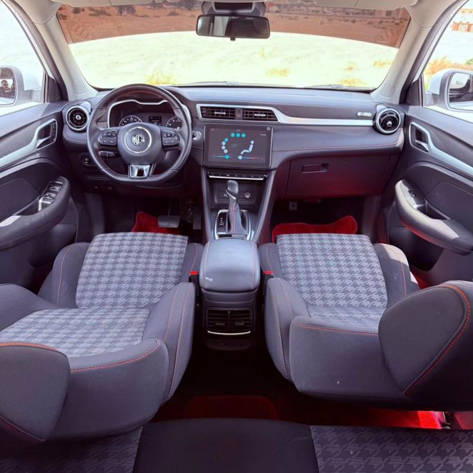 Подержанный MG ZS II Рестайлинг, 1.3 л, 2022 в Шардже от Sarmad Cars Белый цвет. Other | AUTO.AE