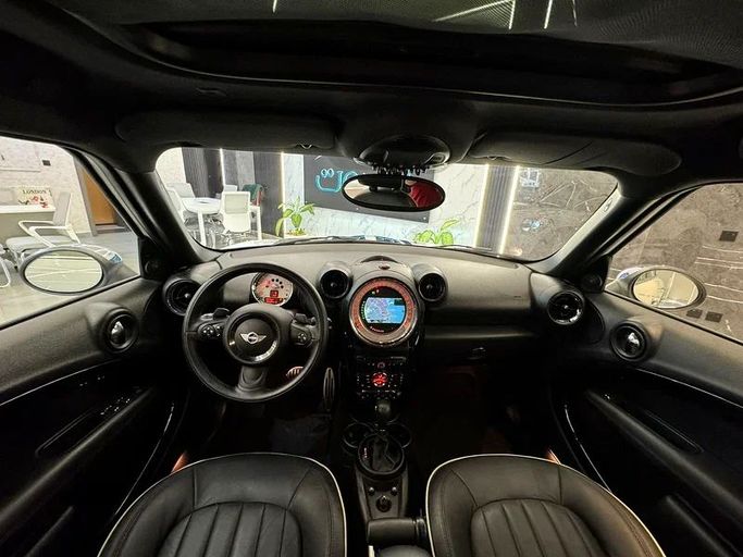 Подержанный MINI Countryman Cooper S I, 1.6 л, 2014 в Шардже от Ayoon Alhoot Motors Белый цвет. GCC | AUTO.AE