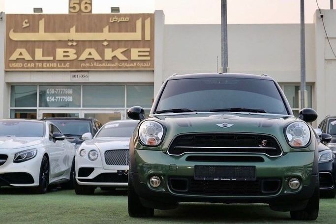 Подержанный MINI Countryman Cooper S I, 1.6 л, 2016 в Шардже от Al Bake Used Cars Зеленый цвет.  | AUTO.AE