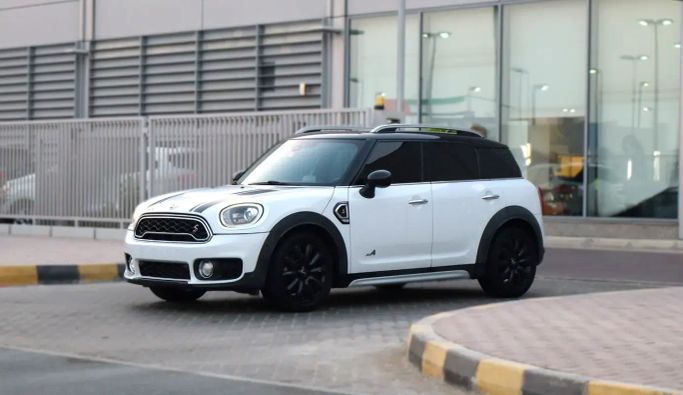 Подержанный MINI Countryman Cooper S II, 2.0 л, 2018 в Шардже от Sama Al Sham Cars Белый цвет. GCC | AUTO.AE