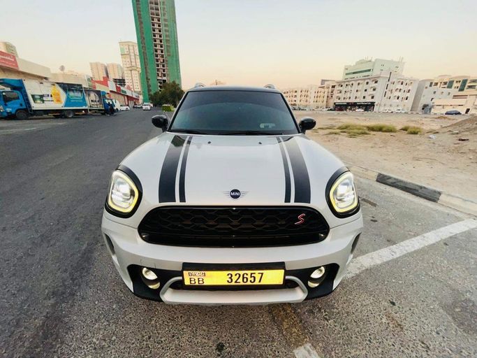 مستعملة MINI Countryman Cooper S فيس ليفت الثاني, 2.0 l, 2021 في في الشارقة، اللون أبيض. مواصفات الخليج | AUTO.AE | إعلان #273609