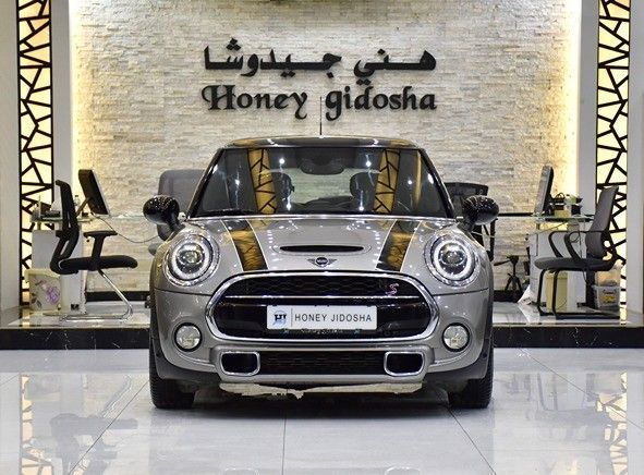 Used MINI Hatch Cooper S III (F55/F56) Facelift, 2.0 l, 2019 in Sharjah by Honey Gidosha Used Cars Tr., Tan color.  | AUTO.AE