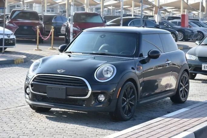 Подержанный MINI Hatch Cooper III (F55/F56) Рестайлинг, 1.5 л, 2019 в Шардже от Alfaris Used Cars Черный цвет. Other | AUTO.AE