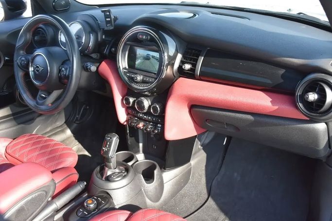 Used MINI Hatch John Cooper Works III (F55/F56) Facelift, 2.0 l, 2020 in Sharjah by Alfaris Used Cars, Silver color. Other | AUTO.AE