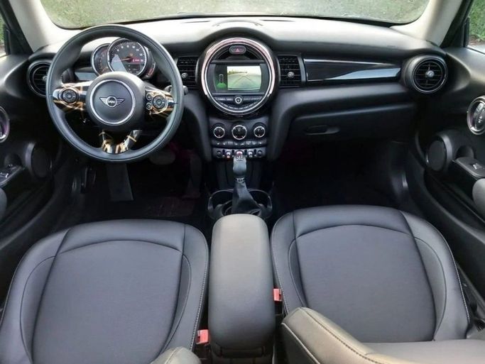 Подержанный MINI Hatch Cooper S III (F55/F56) Рестайлинг, 2.0 л, 2019 в Шардже от Halla Cars Синий цвет.  | AUTO.AE