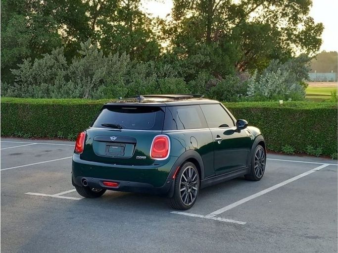 Подержанный MINI Hatch Cooper S III (F55/F56) Рестайлинг, 2.0 л, 2019 в Шардже от Halla Cars Синий цвет.  | AUTO.AE