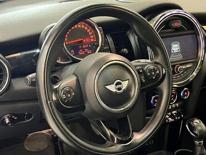 Used MINI Hatch Cooper III (F55/F56), 1.5 l, 2015 in Sharjah by Rebou Alfakhama, Black color. GCC Specs | AUTO.AE