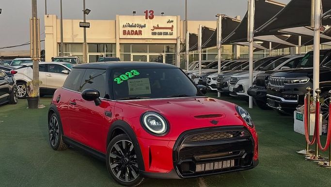 Used MINI Hatch Cooper S III (F55/F56) Facelift 2, 2.0 l, 2023 in Sharjah by Badar Used Cars, Red color.  | AUTO.AE