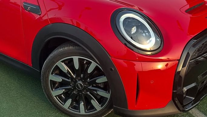 Used MINI Hatch Cooper S III (F55/F56) Facelift 2, 2.0 l, 2023 in Sharjah by Badar Used Cars, Red color.  | AUTO.AE