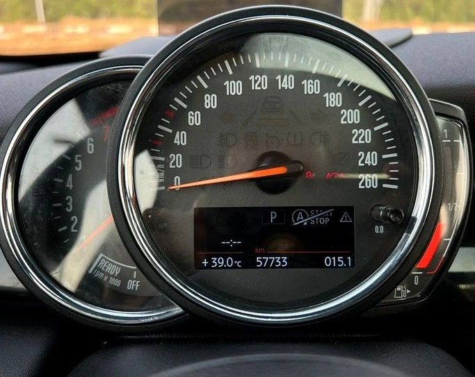 Подержанный MINI Hatch Cooper S III (F55/F56), 2.0 л, 2018 в Шардже от Al Ahd Used Cars Тёмно-синий цвет. GCC | AUTO.AE