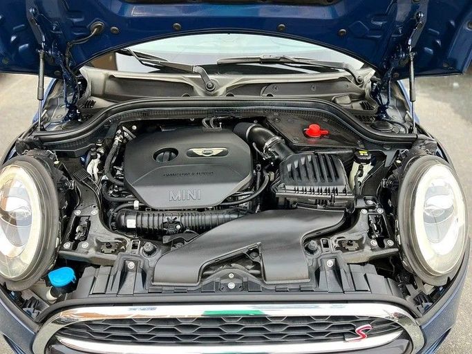 Подержанный MINI Hatch Cooper S III (F55/F56), 2.0 л, 2018 в Шардже от Al Ahd Used Cars Тёмно-синий цвет. GCC | AUTO.AE