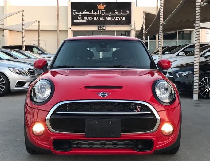 Used MINI Hatch Cooper S III (F55/F56) Facelift, 2.0 l, 2019 in Sharjah by Al Nukhba Al Malakyah Used Cars, Red color. American Specs | AUTO.AE