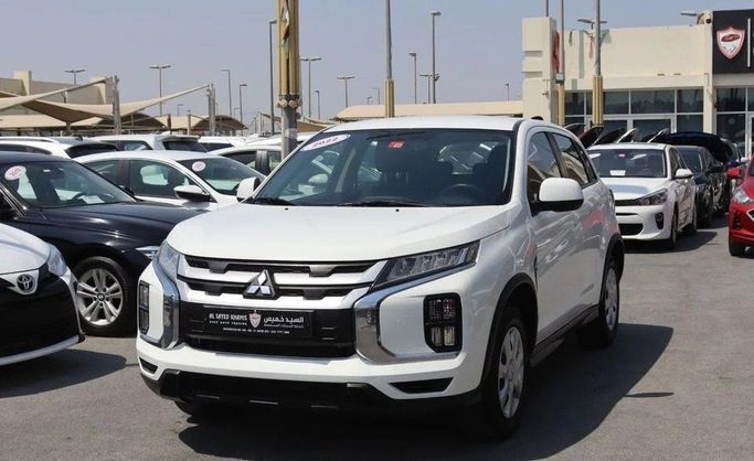 Подержанный Mitsubishi ASX I Рестайлинг 3, 2.0 л, 2022 в Шардже от Al Sayed Khamis Used Cars Белый цвет. GCC | AUTO.AE