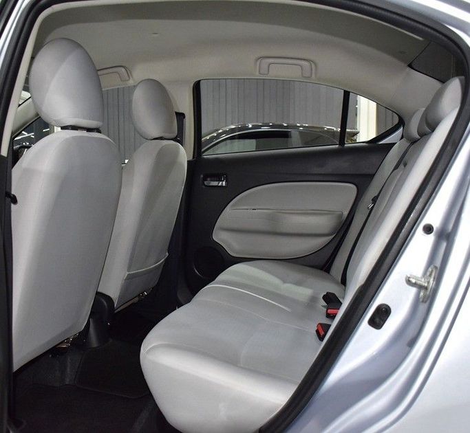 Подержанный Mitsubishi Attrage I Рестайлинг, 1.2 л, 2021 в Шардже от Honey Gidosha Used Cars Tr. Серебристый цвет.  | AUTO.AE