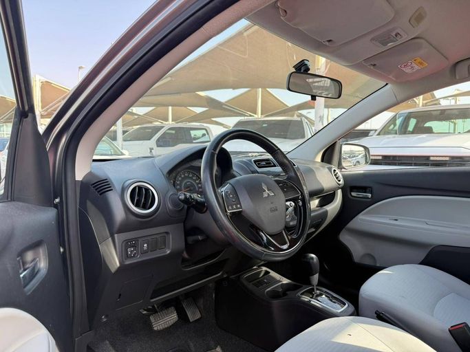 Подержанный Mitsubishi Attrage I Рестайлинг, 1.2 л, 2022 в Шардже от Al Aram Cars Серый цвет. GCC | AUTO.AE