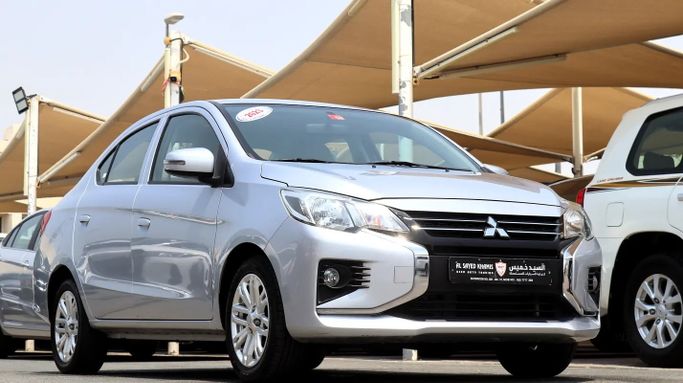 مستعملة ⁦Mitsubishi Attrage أنا فيس ليفت، 1.2 l، 2023⁩ في في الإمارات, الشارقة من Al Sayed Khamis Used Auto 57، اللون فضي. مواصفات الخليج | AUTO.AE | إعلان #293467