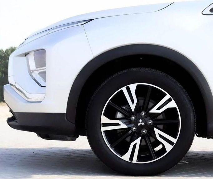 Подержанный Mitsubishi Eclipse Cross I Рестайлинг, 1.5 л, 2022 в Шардже от Al Sayed Khamis Used Auto Trading Серебристый цвет. GCC | AUTO.AE