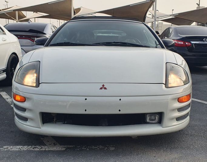 Подержанный Mitsubishi Eclipse III, 3.0 л, 2001 в Шардже от Ishtar Used Cars Белый цвет. Other | AUTO.AE