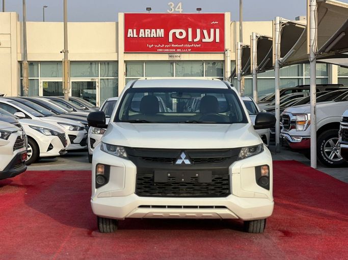 Новый Mitsubishi L200 V Рестайлинг, 2.4 л, 2022 в Шардже от Al Aram Cars Белый цвет. GCC | AUTO.AE