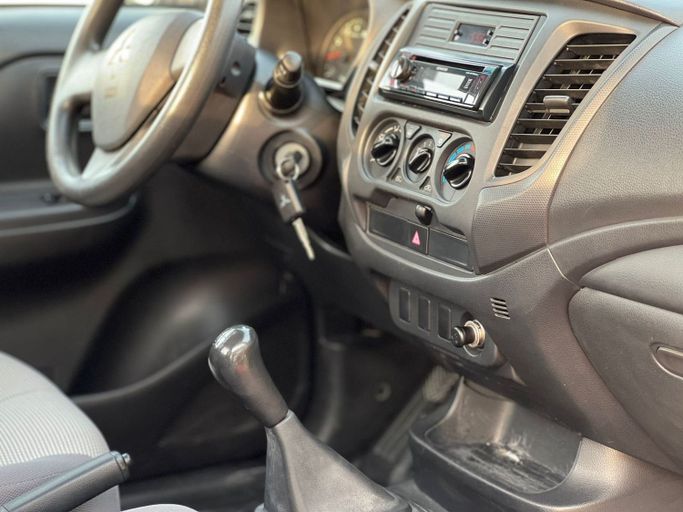 Новый Mitsubishi L200 V Рестайлинг, 2.4 л, 2022 в Шардже от Al Aram Cars Белый цвет. GCC | AUTO.AE