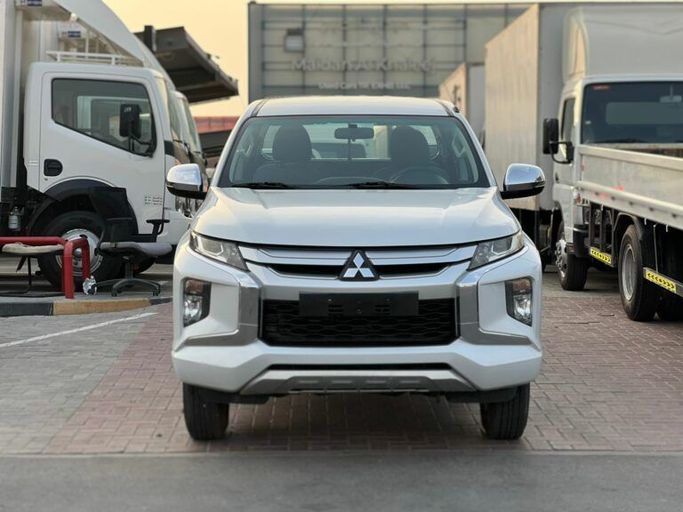 Новый Mitsubishi L200 V Рестайлинг, 2.4 л, 2020 в Шардже от Al Aram Cars Белый цвет. GCC | AUTO.AE