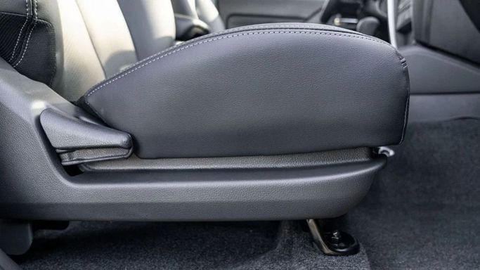 Новый Mitsubishi L200 V Рестайлинг, 2.4 л, 2023 в Шардже от Nour Alnukhba Motors Коричневый цвет. Other | AUTO.AE