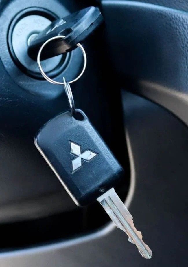 Подержанный Mitsubishi L200 V Рестайлинг, 2.4 л, 2021 в Шардже от Al Sayed Khamis Used Auto Trading Белый цвет. GCC | AUTO.AE