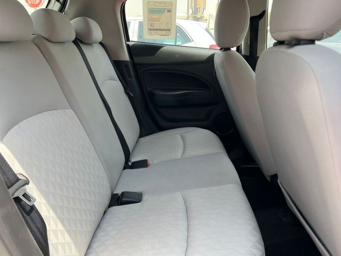 Подержанный Mitsubishi Mirage VI Рестайлинг 2, 1.2 л, 2023 в Шардже от Al Aram Cars Белый цвет. GCC | AUTO.AE