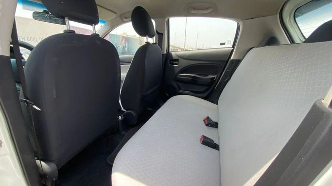 Подержанный Mitsubishi Mirage VI Рестайлинг, 1.2 л, 2016 в Шардже от Halla Cars Белый цвет. GCC | AUTO.AE