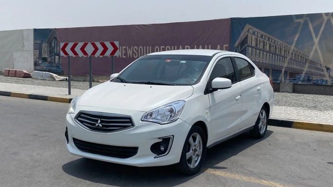Подержанный Mitsubishi Mirage VI Рестайлинг, 1.2 л, 2019 в Шардже от Halla Cars Белый цвет. Американская | AUTO.AE