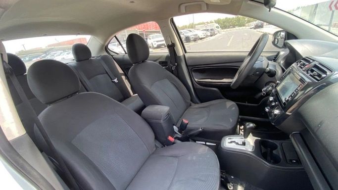 Подержанный Mitsubishi Mirage VI Рестайлинг, 1.2 л, 2019 в Шардже от Halla Cars Белый цвет. Американская | AUTO.AE