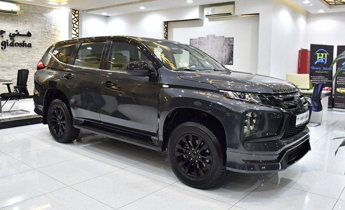 Подержанный Mitsubishi Montero Sport III Рестайлинг, 3.0 л, 2023 в Шардже от Honey Gidosha Used Cars Tr. Серый цвет.  | AUTO.AE