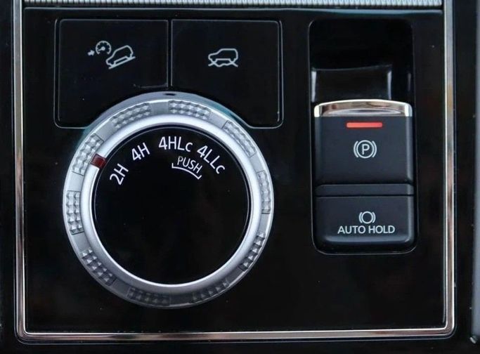 Подержанный Mitsubishi Montero Sport III Рестайлинг, 3.0 л, 2021 в Шардже от Al Sayed Khamis Used Cars Серебристый цвет. GCC | AUTO.AE