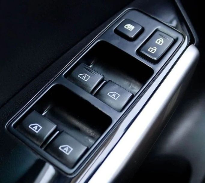 Подержанный Mitsubishi Montero Sport III Рестайлинг, 3.0 л, 2021 в Шардже от Al Sayed Khamis Used Cars Серебристый цвет. GCC | AUTO.AE