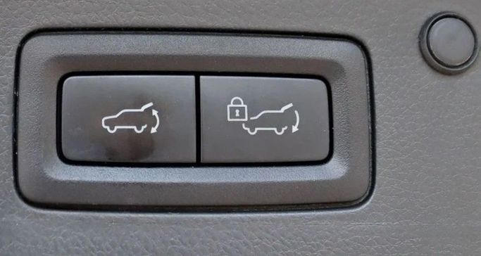 Подержанный Mitsubishi Montero Sport III Рестайлинг, 3.0 л, 2021 в Шардже от Al Sayed Khamis Used Cars Серебристый цвет. GCC | AUTO.AE