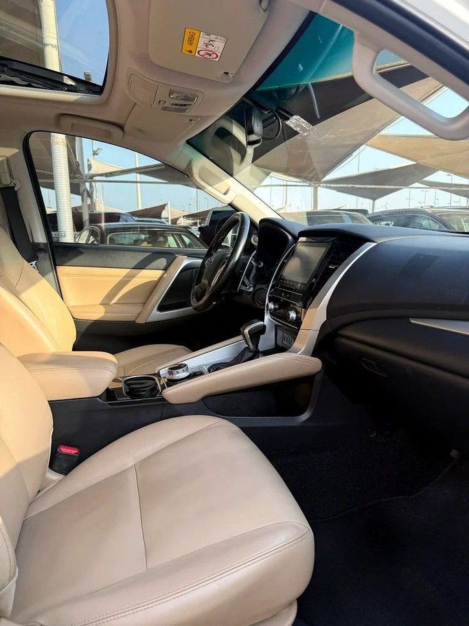 Подержанный Mitsubishi Montero Sport III Рестайлинг, 3.0 л, 2022 в Шардже от Elmorshedi Motors Белый цвет. GCC | AUTO.AE